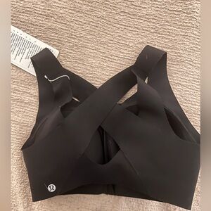 Lululemon elite front zipper bra 
High support 32-DD
Black 
NWT